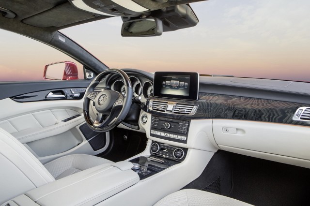 2015 Mercedes-Benz CLS-Class (2).jpg